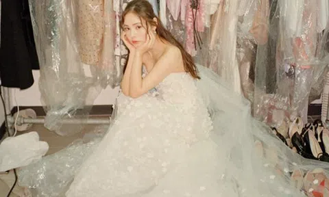 Tốn đến 240 giờ thực hiện, váy cưới của Min Hyorin `đỉnh` nhất Kbiz